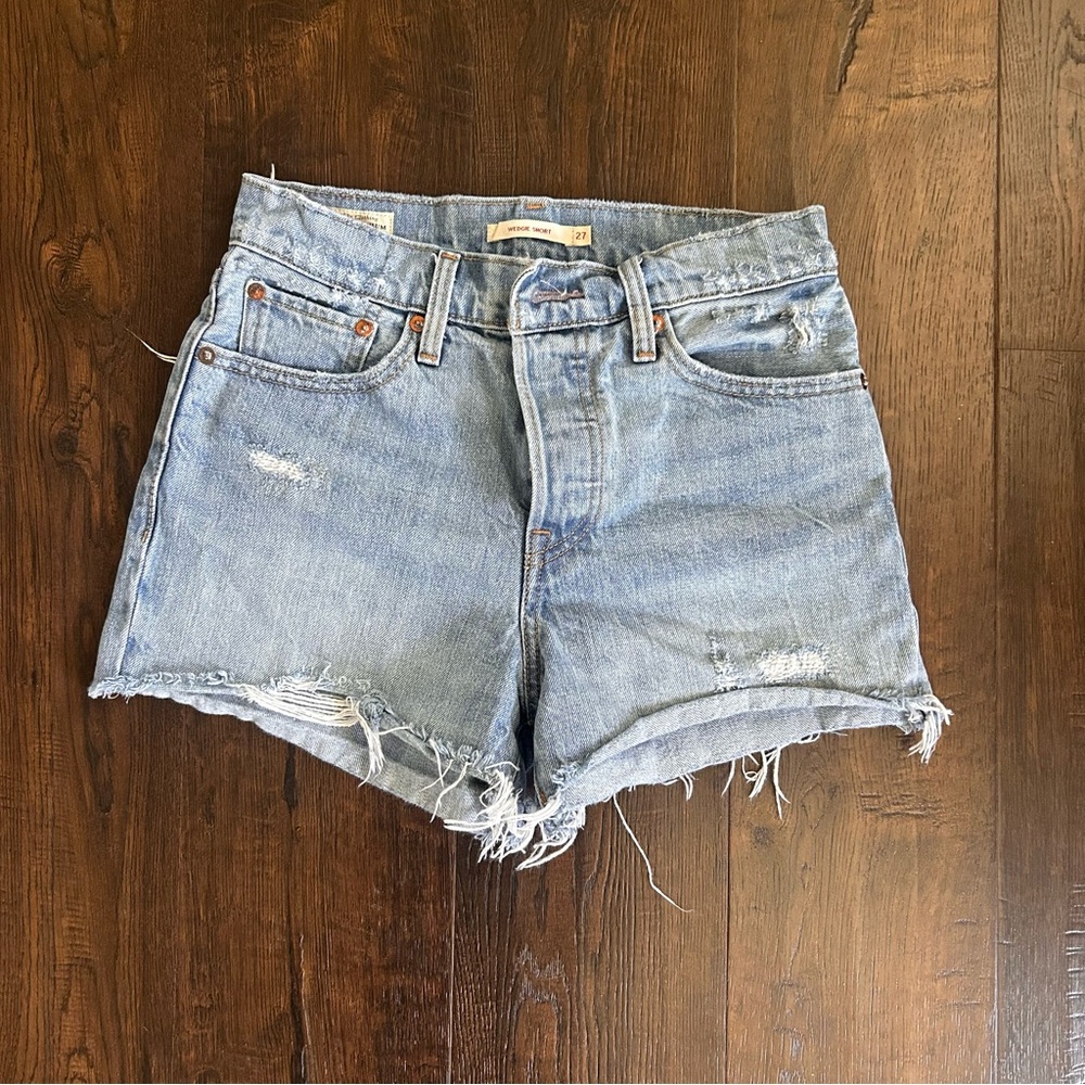 Levi’s wedgie fit cut off denim shorts